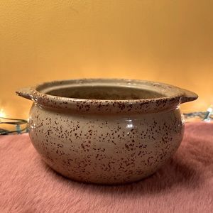 Vintage Manmouth USA POTTERY stoneware crock or soup tureen marked